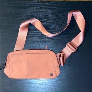 Lululemon fanny pack